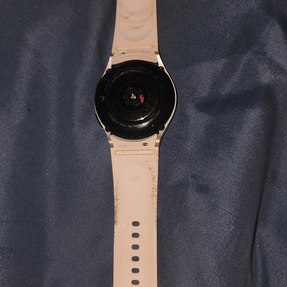 ** SOLD ** Samsung Galaxy Watch5 LTE (cellular & Wi-Fi) - Picture 4 of 9